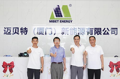 福建省新能源科技產(chǎn)業(yè)促進會會長李寧、秘書長孫閩兆蒞臨邁貝特交流