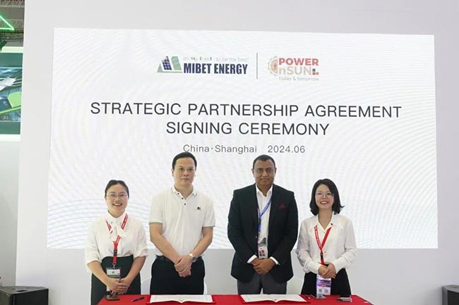 邁貝特與合作伙伴現場簽約